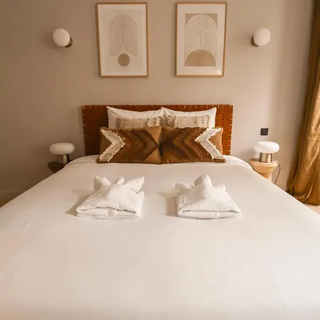 Cosy Tour Eiffel-invalides