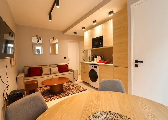 Cosy Tour Eiffel-invalides