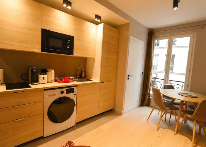 Cosy Tour Eiffel-invalides Παρίσι