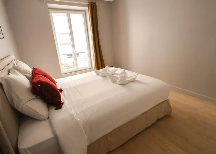 Cosy Tour Eiffel-invalides